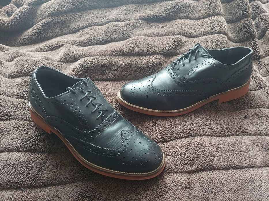 Туфлі шкіряні броги  фірми Bagatt оригінал

 

 Розмір: 41