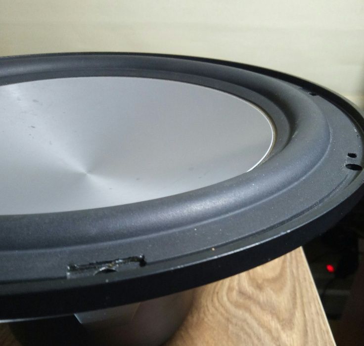 Сабвуферный динамик 12 дюймов. Состояние нового. Шикарный бас!