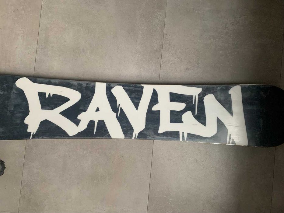 Deska snowboard marki Raven 160