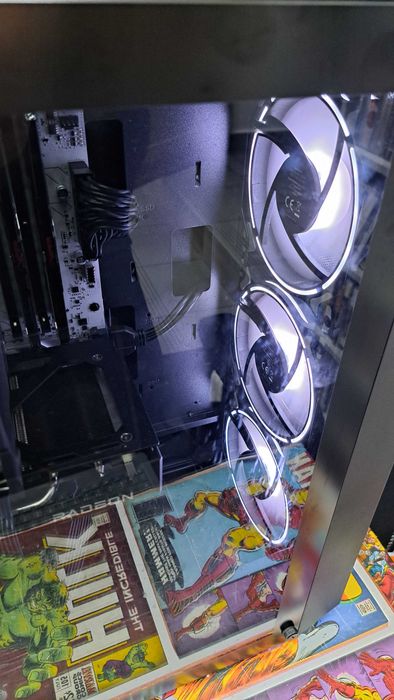 Gaming PC Ryzen 5 9600X | Radeon RX 9060 XT | 8GB 32GB DDR5 | 1TB SSD | Windows 11 | RATY Szczecin Ufogames