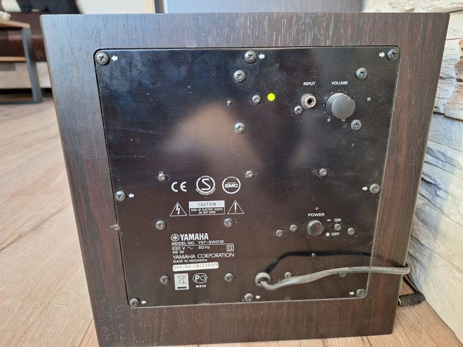 Kino domowe - zestaw z amplitunerem + subwoofer