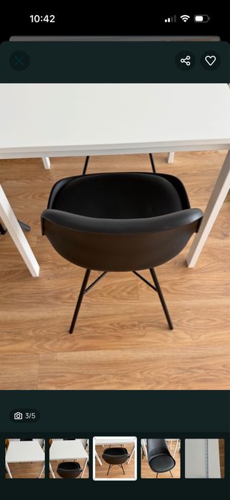 Conjunto Mesa branca e duas cadeiras minimalista