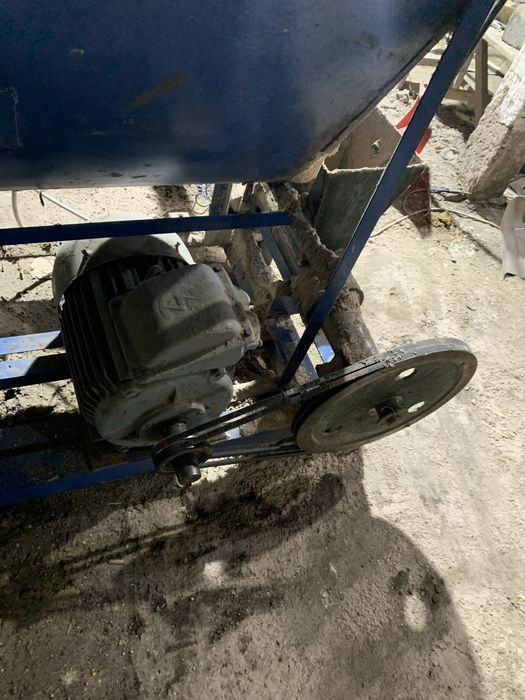 Прес для виготовлення брикету