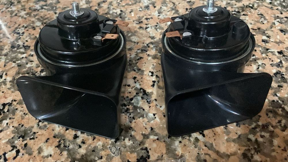 2x Buzinas Farbin Novas