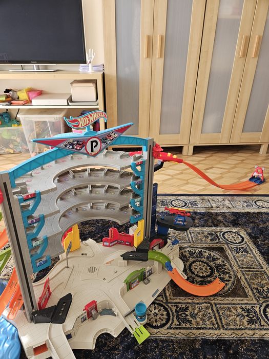 Mega garaż HotWheels