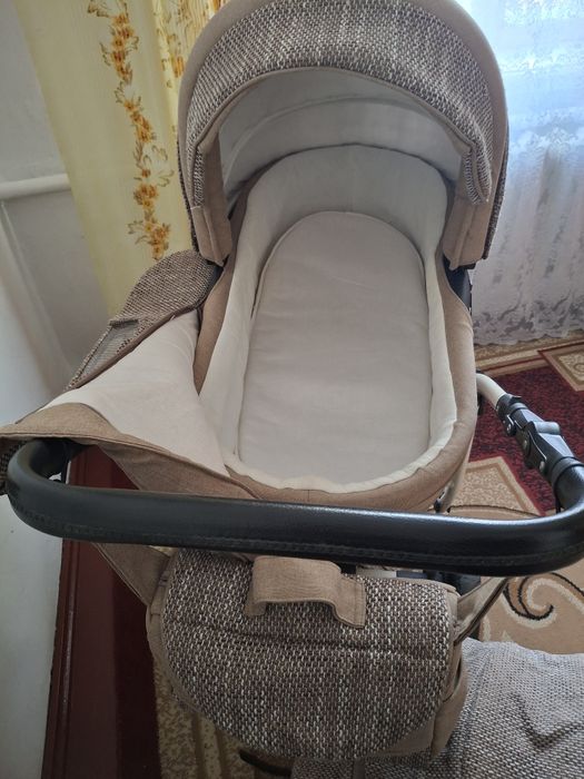 Дитяча коляска .