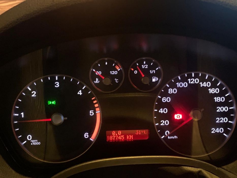 Ford C-Max — fotografia 11