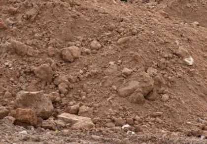 Грунт з котловану (глина), чорнозем, бій старого асфальтного покриття