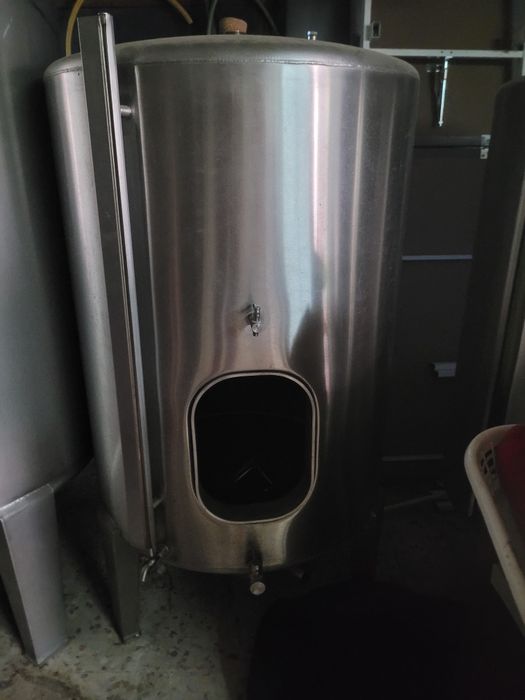 Vendo 4 cubas em inox para vinho - Tomar