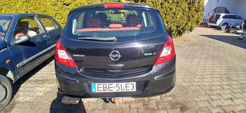 Zderzak tylni Corsa D 5 drzwi Z20R