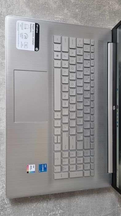 ТОП ЦІНА HP 17.3 CNXXXX I5 - 1235U DDR4 - 16 SSD M2 NVMe 512GB IRIS XE