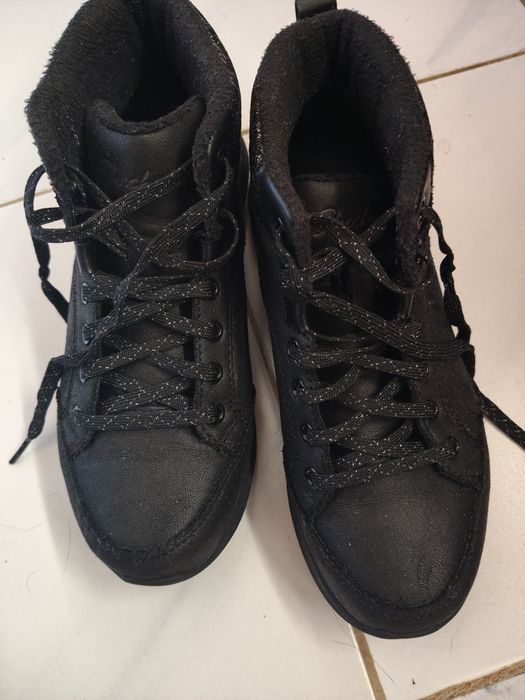 Botas Skechers pretas 36