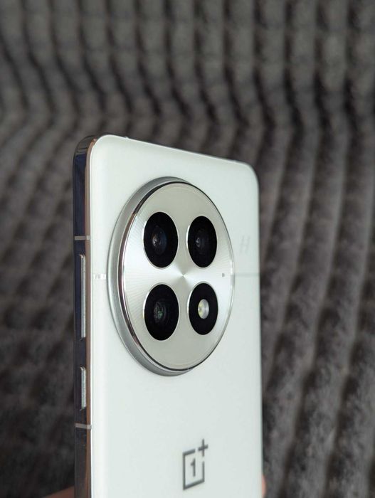 Смартфон Oneplus 13 12/256 білий