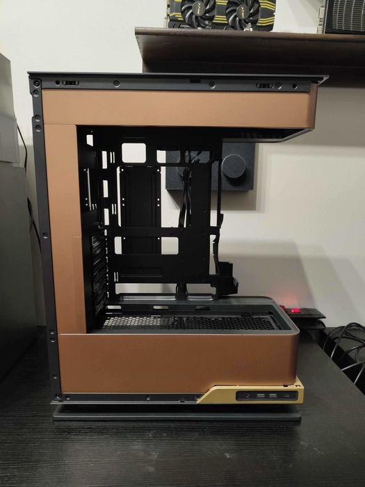 Obudowa z ekranem Custom Phanteks Evolv X2
