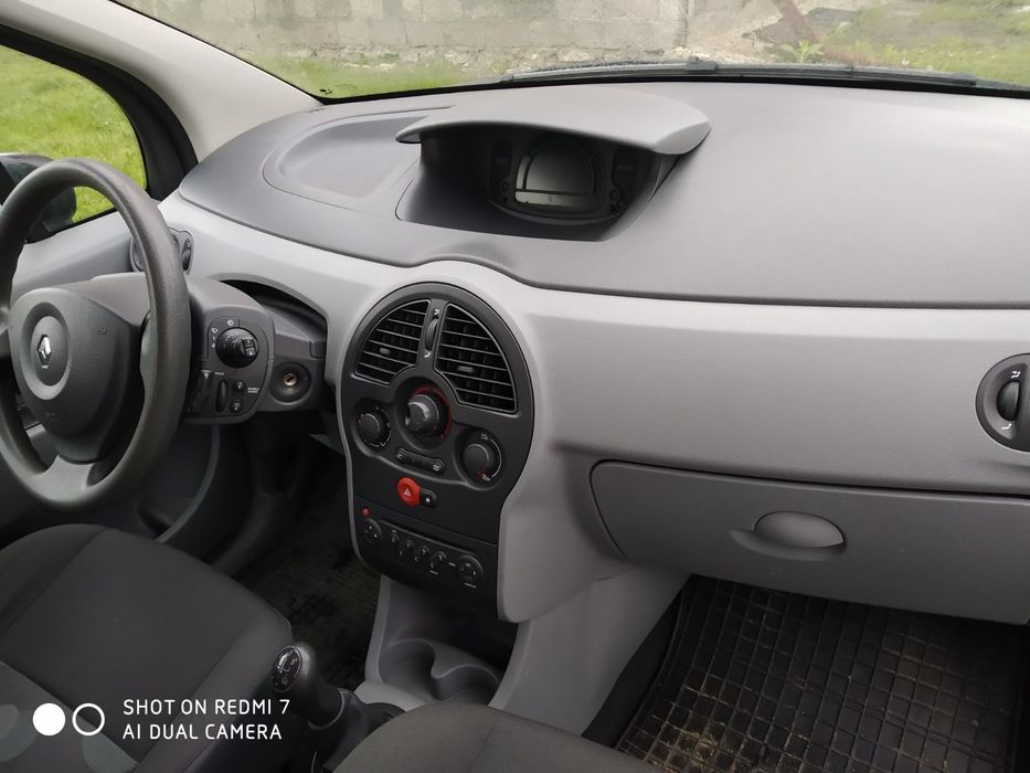 Автомобіль  Renault