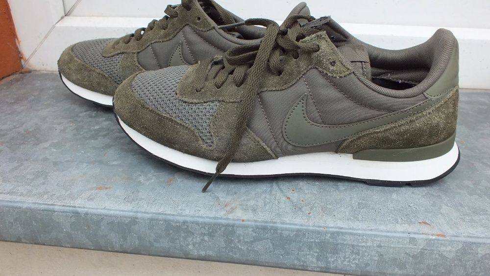 super buty sportowe marki Nike skóra w roz 42