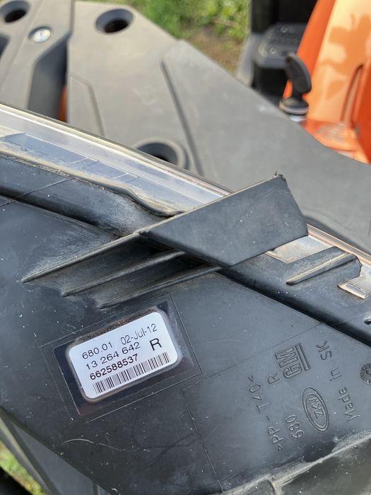 Противотуманка птф opel astra j