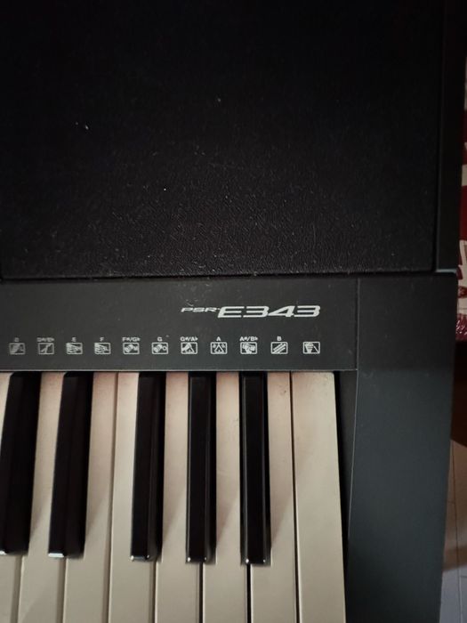Teclado Yamaha PSR-E343