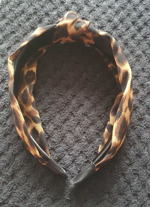 Opaska do włosów. Nowa