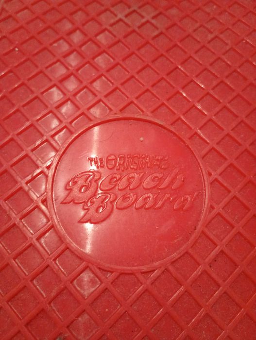 Mini Skate Vermelho em Excelente Estado – Leve e Super Divertido!!!