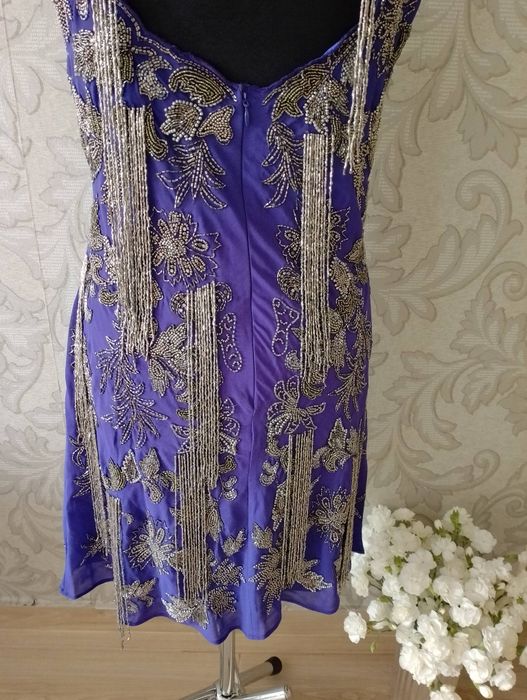 Sukienka bogato zdobiona Karen Millen