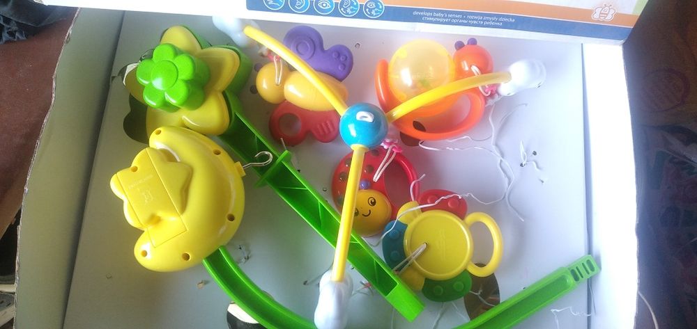 Музикальна іграшка на кроватку для немовля