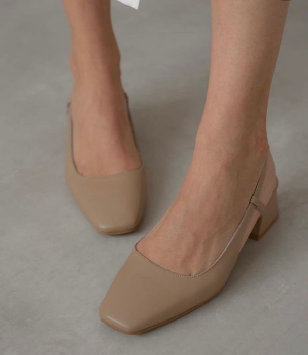 Шкіряні босоніжки ( нові )