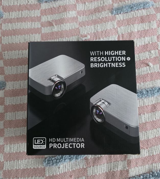 Biały ledowy projektor filmowy