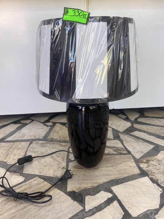 Lampa stołowa nowa