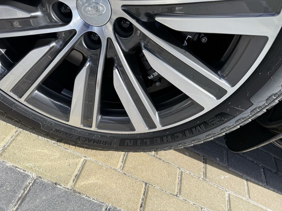 Продам полный комплект оригинальных дисков  22 в сборе состояние идеал