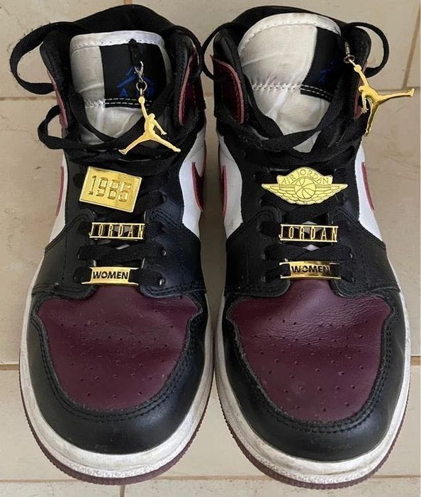 Nike Air Jordan 1 Mid SE Gold Pendents