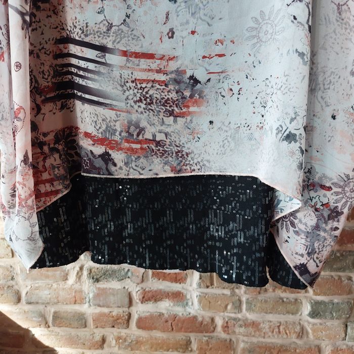 Elegancka wiosenno-letnia bluzka plus size 50/52