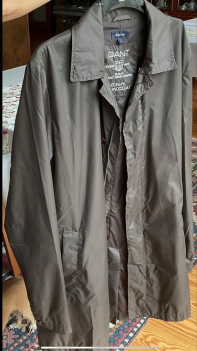 Gabardine de marca GANT , castanho . Impermeavel muito leve