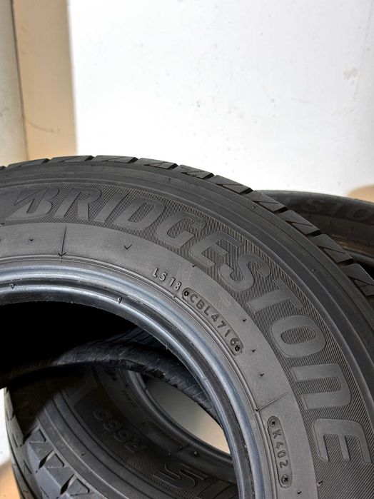 Pneus Bridgestone Duravis R660 - 215/70/15 C - Excelentes