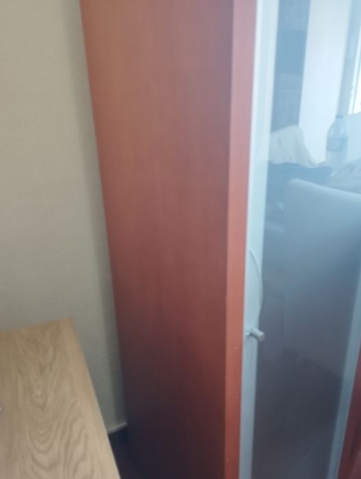Vitrine com  3 prateleiras de vidro