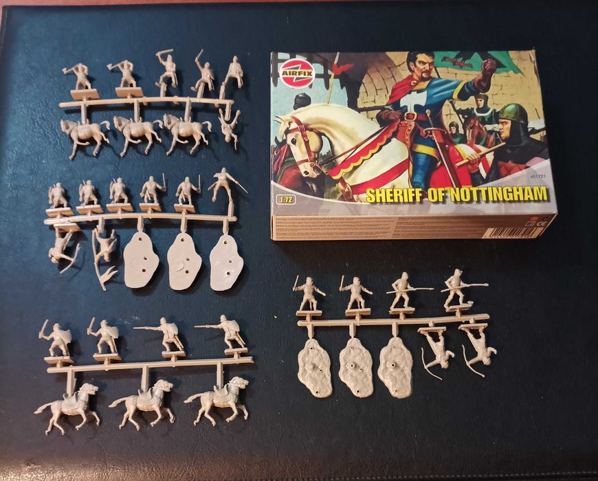 36 figuras em plástico, Sheriff of Nottingham, escala 1:72