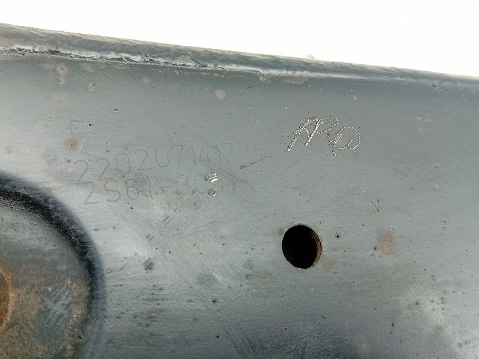 Braço de suspensão frente esquerdo FORD Fiesta V (JH_, JD_)