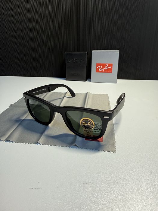 Ray-Ban Folding Wayfarer Matte Black