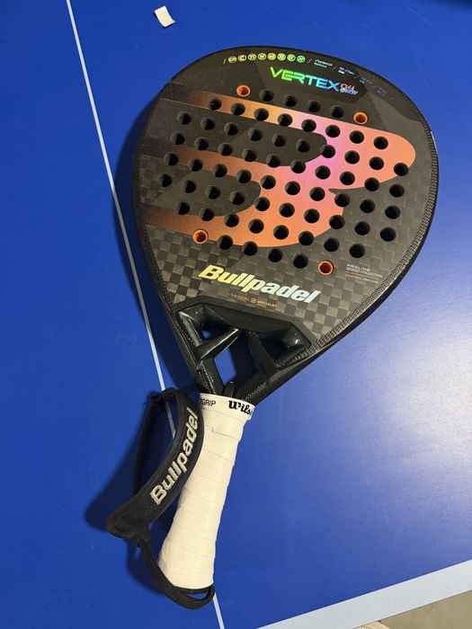 Raquete padel bullpadel vertex 04 hibrid