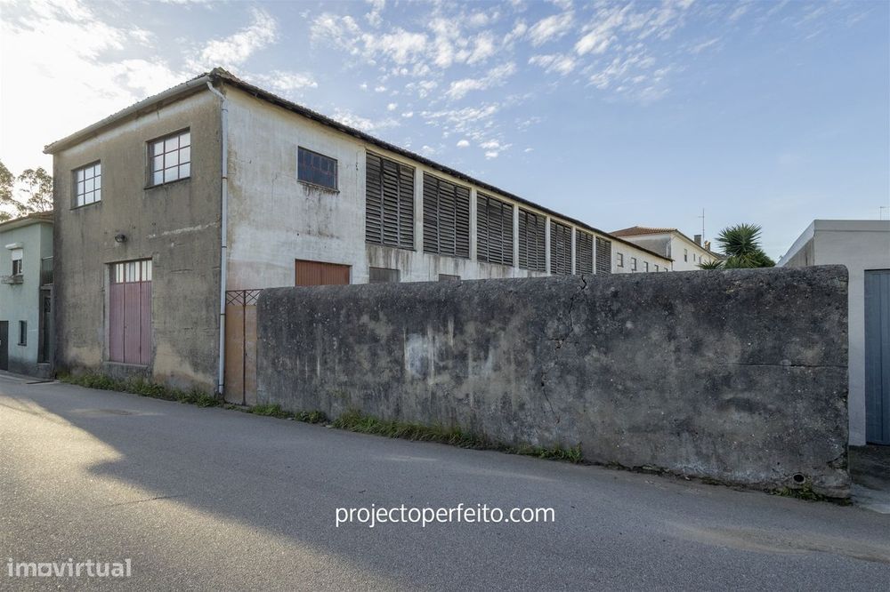 Armazém  Venda em Rio Meão,Santa Maria da Feira