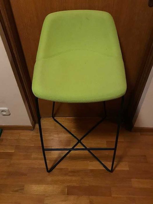 Krzesło hoker tapicerowany Noti Mishell