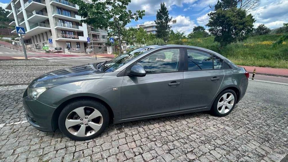 Chevrolet Cruze 1.6 LS GPL