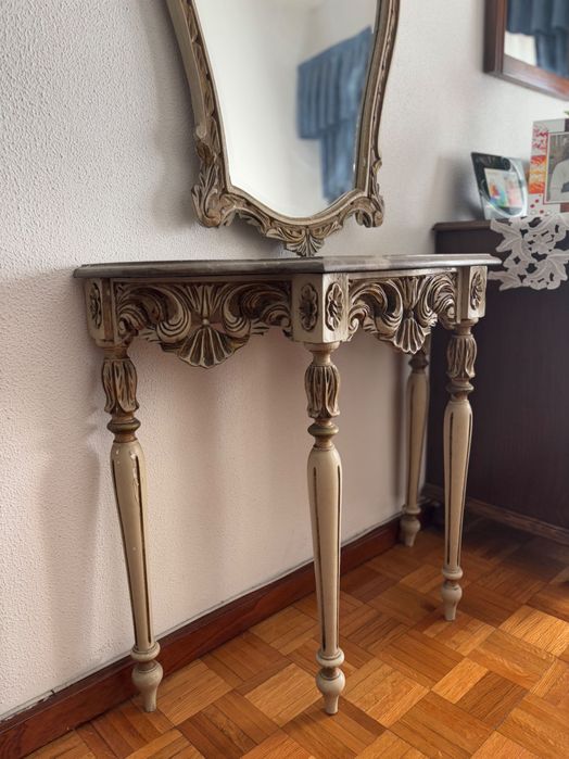 Espelho e móvel de entrada