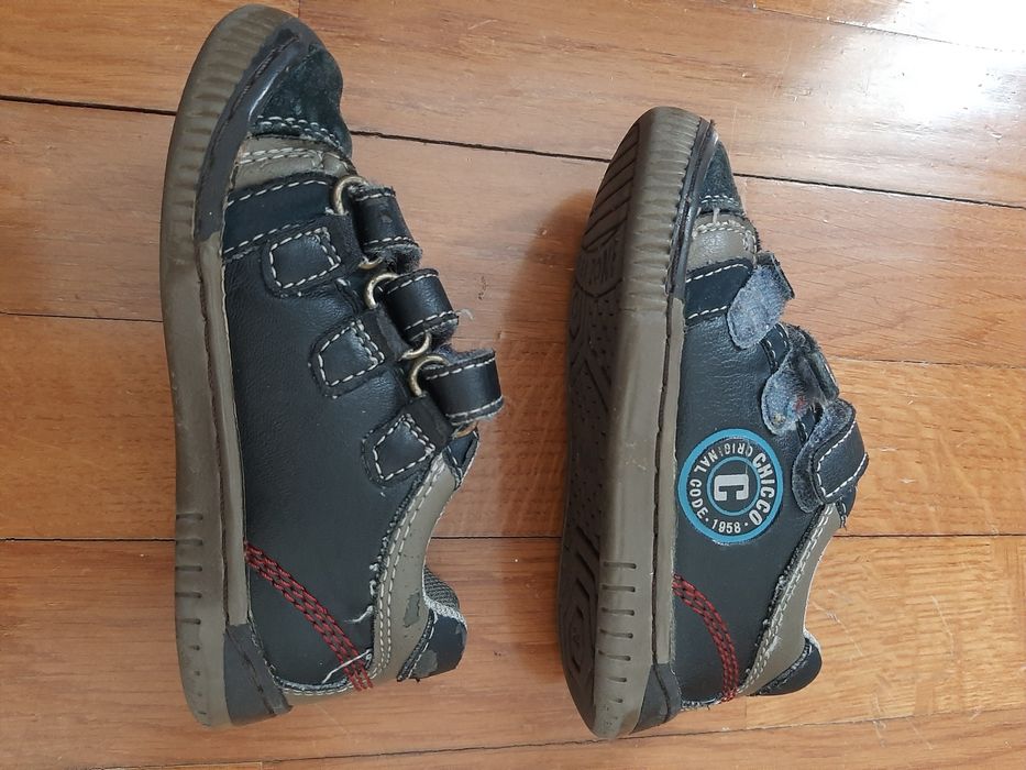 2 pares sapatilhas Chicco tamanho 24