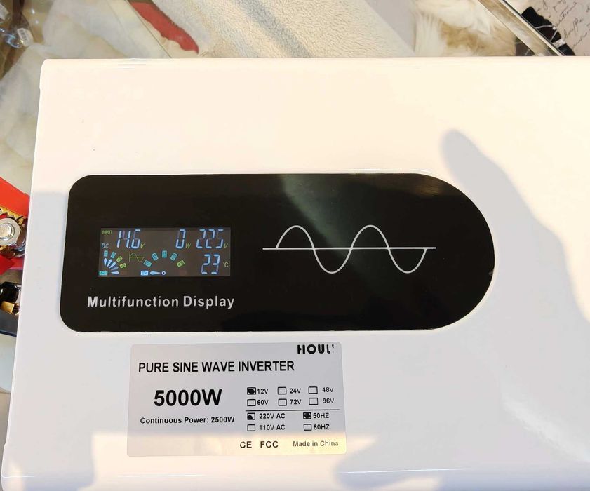 Инвертор HOULI 12В-220В чистый синус 2500/5000Вт оригинал, белый