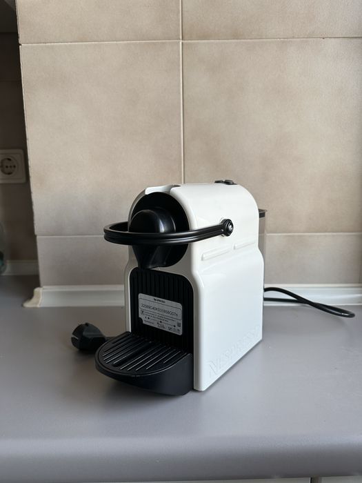 Máquina de Café Nespresso branca
