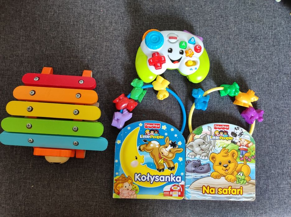 Zabawki dla maluszka ( cymbałki, książeczki, pad )