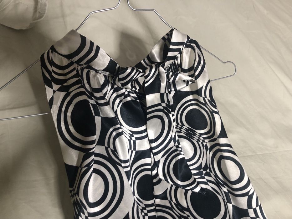 Blusa estampada preto a e branco