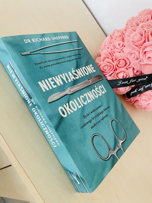 niewyjaśnione okoliczności medycyna sądowa lekarz książka życie śmierć