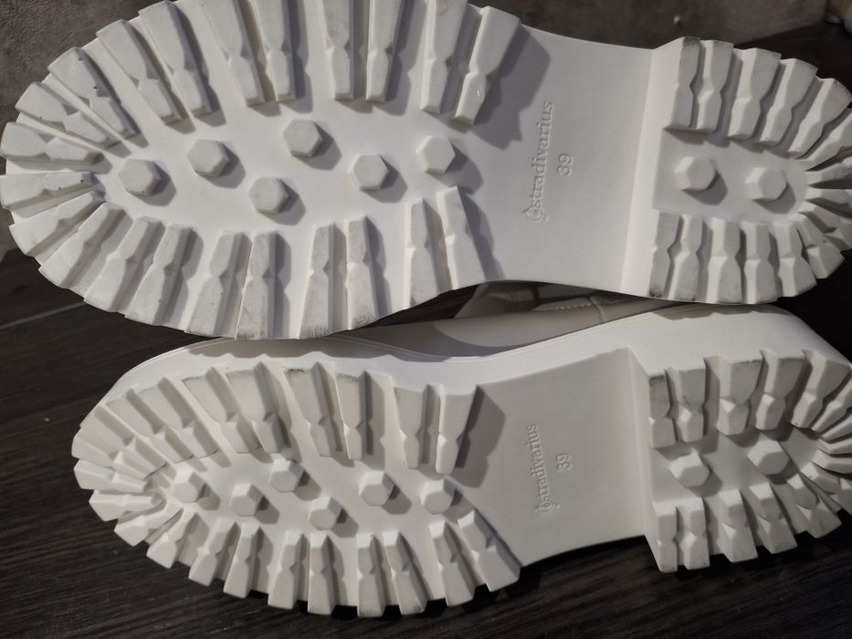 Білі ботінки черевики челсі тракторна подошва Stradivarius